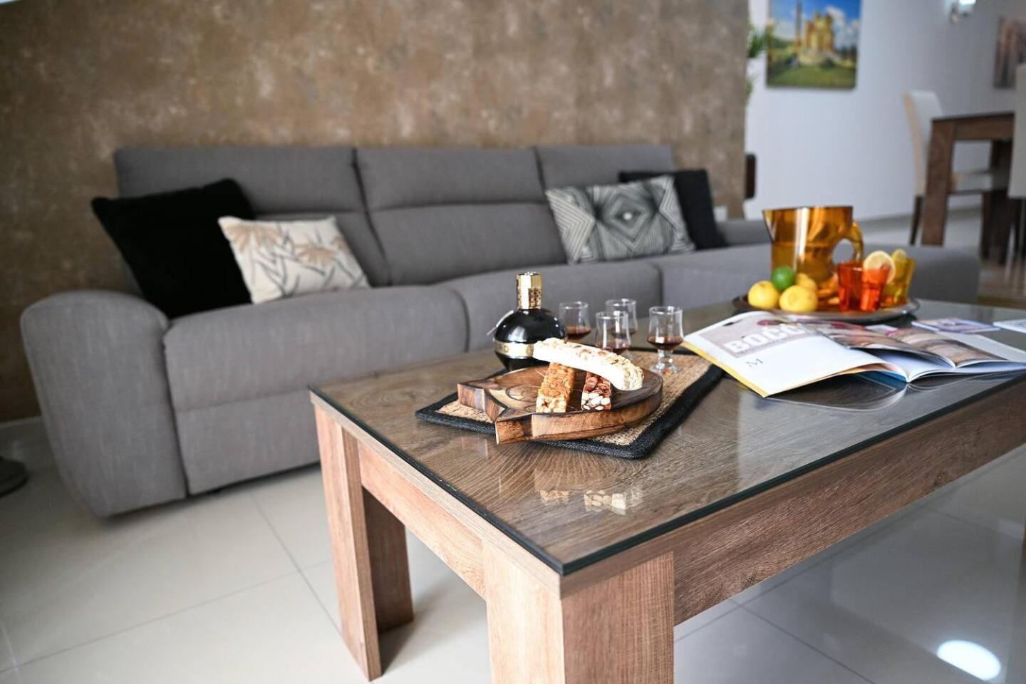 Fl 3 Ta'Lonza Luxury With Hot Tub By Homely Mellieha Bagian luar foto