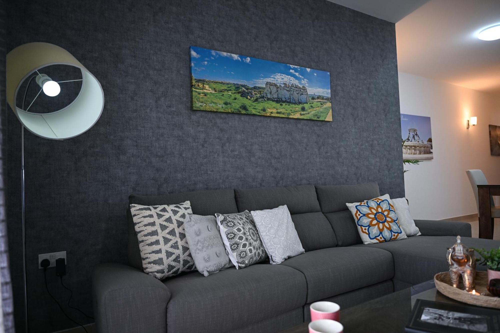 Fl 3 Ta'Lonza Luxury With Hot Tub By Homely Mellieha Bagian luar foto