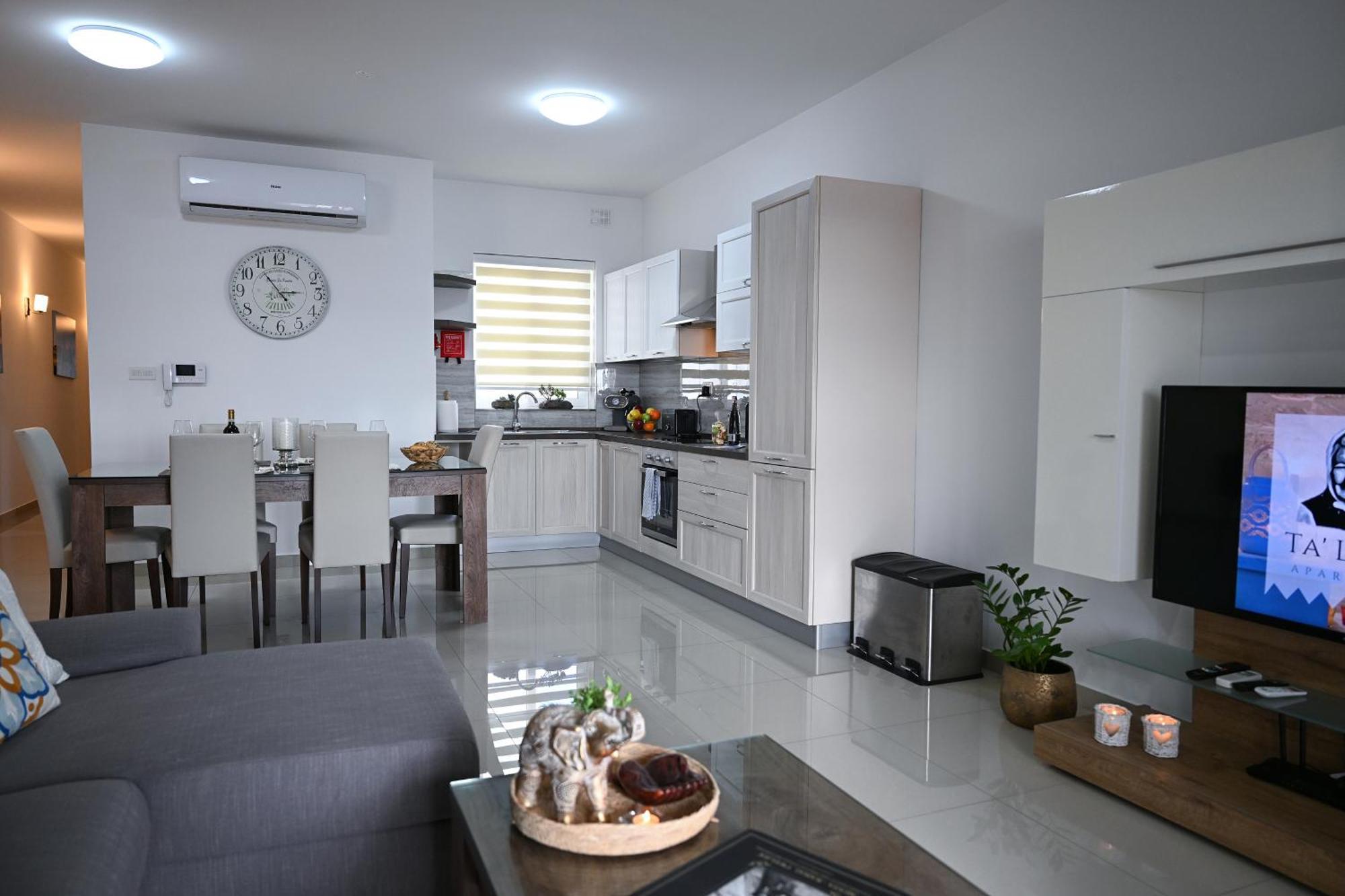 Fl 3 Ta'Lonza Luxury With Hot Tub By Homely Mellieha Bagian luar foto